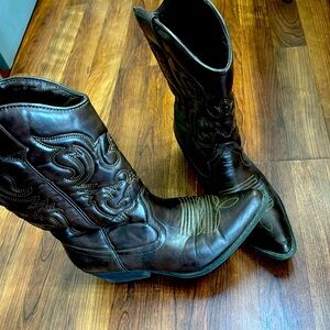 Size 9.5 cowboy boots